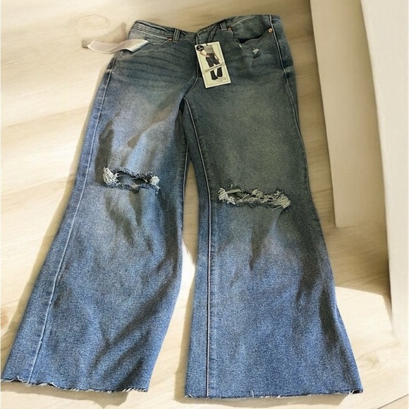 Tinseltown Jeans - Picture 1 of 8